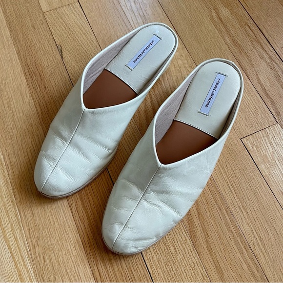 About Adrianne Bao Walk Slides - Picture 7 of 8